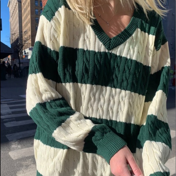 Brandy Melville Sweaters - Brandy Melville Nikki Sweater